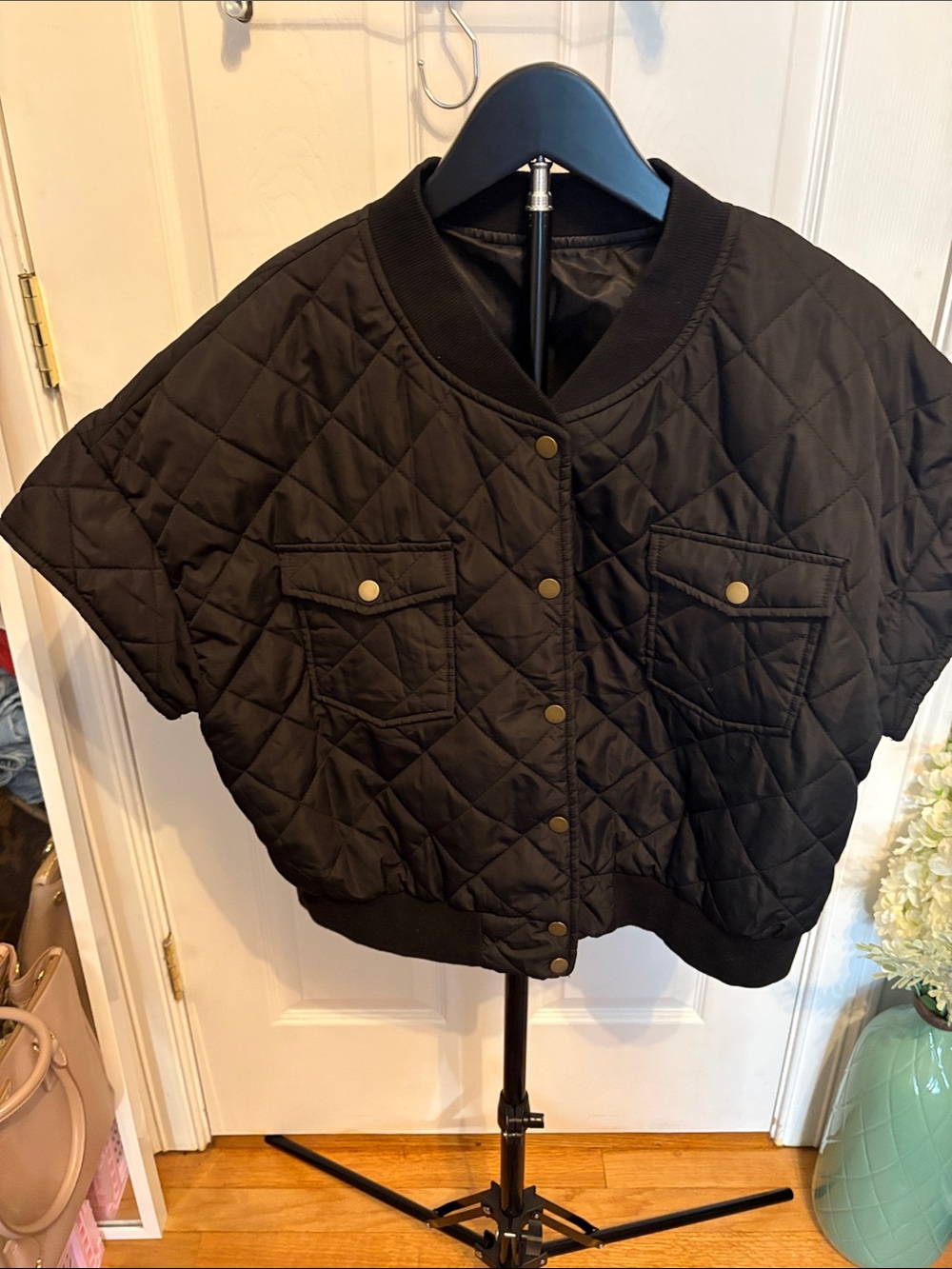 Quilted Short Sleeve Bomber best - Black